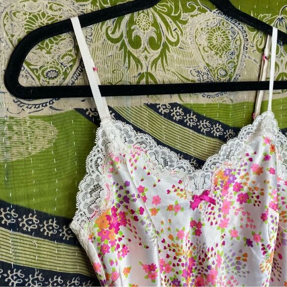 Y2K Victoria’s Secret White Floral Satin and Lace Slip Dress Size Extra Small - Picture 5 of 16